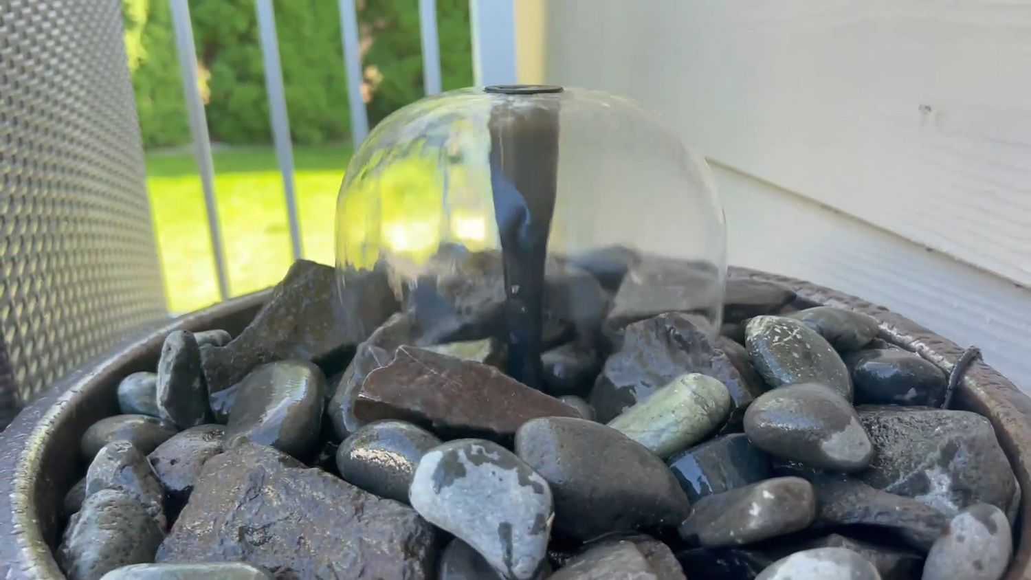 How to Choose The Right Outdoor Solar Fountain for You?