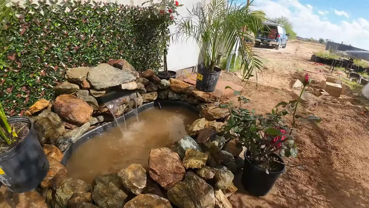 Einfache Anleitung zum Selberbauen eines Gartenteichs: Gestalten Sie eine natürliche Wasserlandschaft mit dem Poposoap Wasserfall-Set