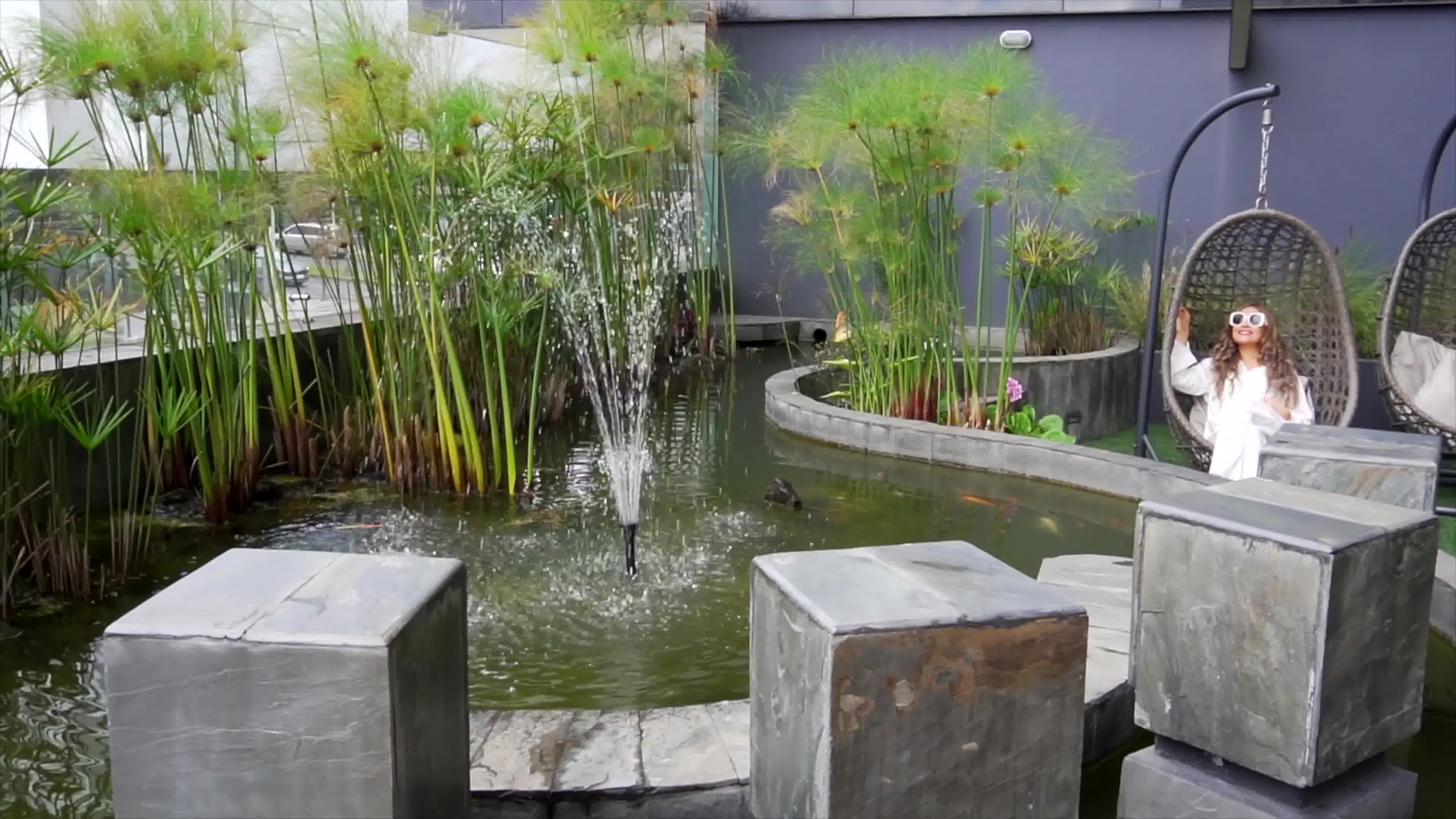 Use Poposoap Solar Pump to Maintain The Ecological Balance of The Pond